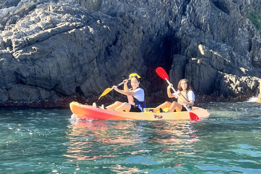 Le long des criques en kayak Argelès Sur Mer watersportaventure